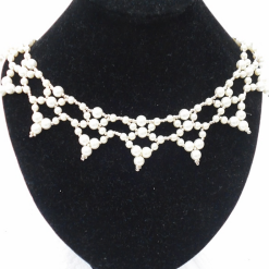 Pearl collar necklace