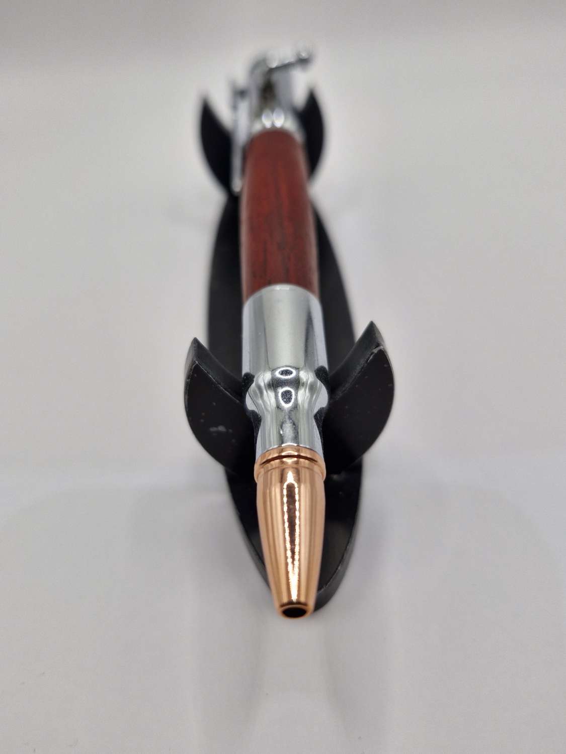 Bolt action bullet pen. Bolt action bullet pen.