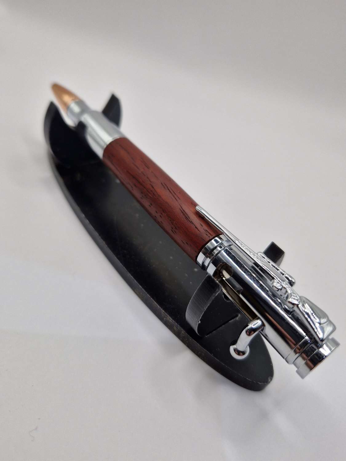 Bolt action bullet pen. Bolt action bullet pen.