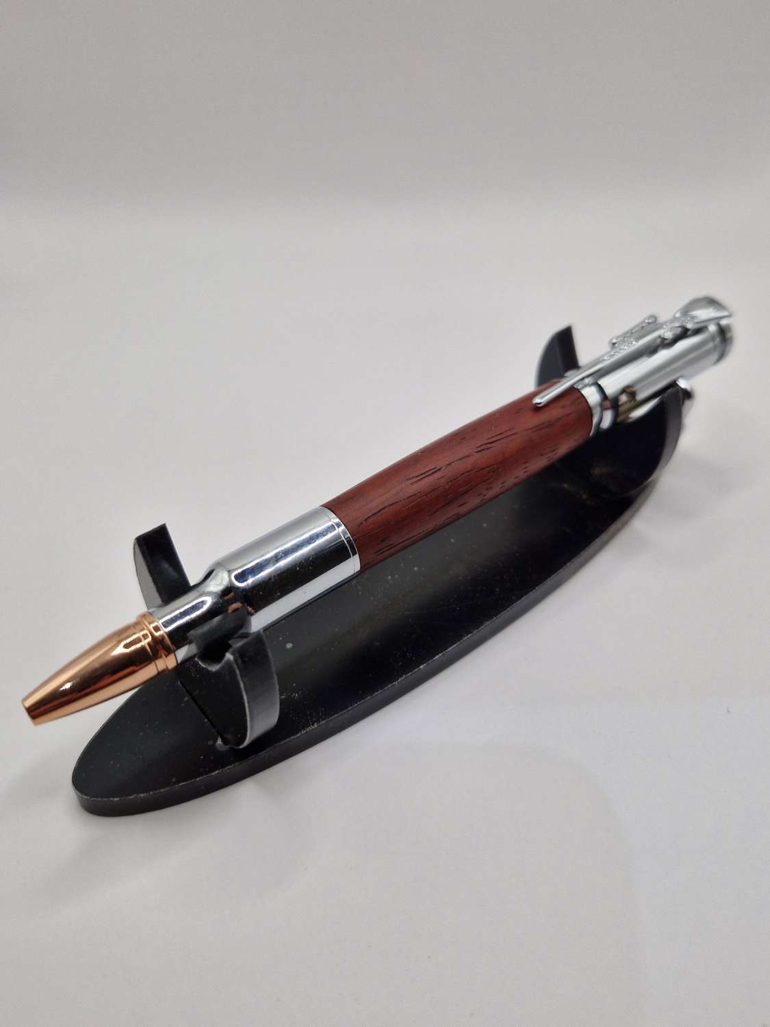 Bolt action bullet pen. Bolt action bullet pen.