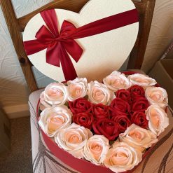 Eternal rose heart box