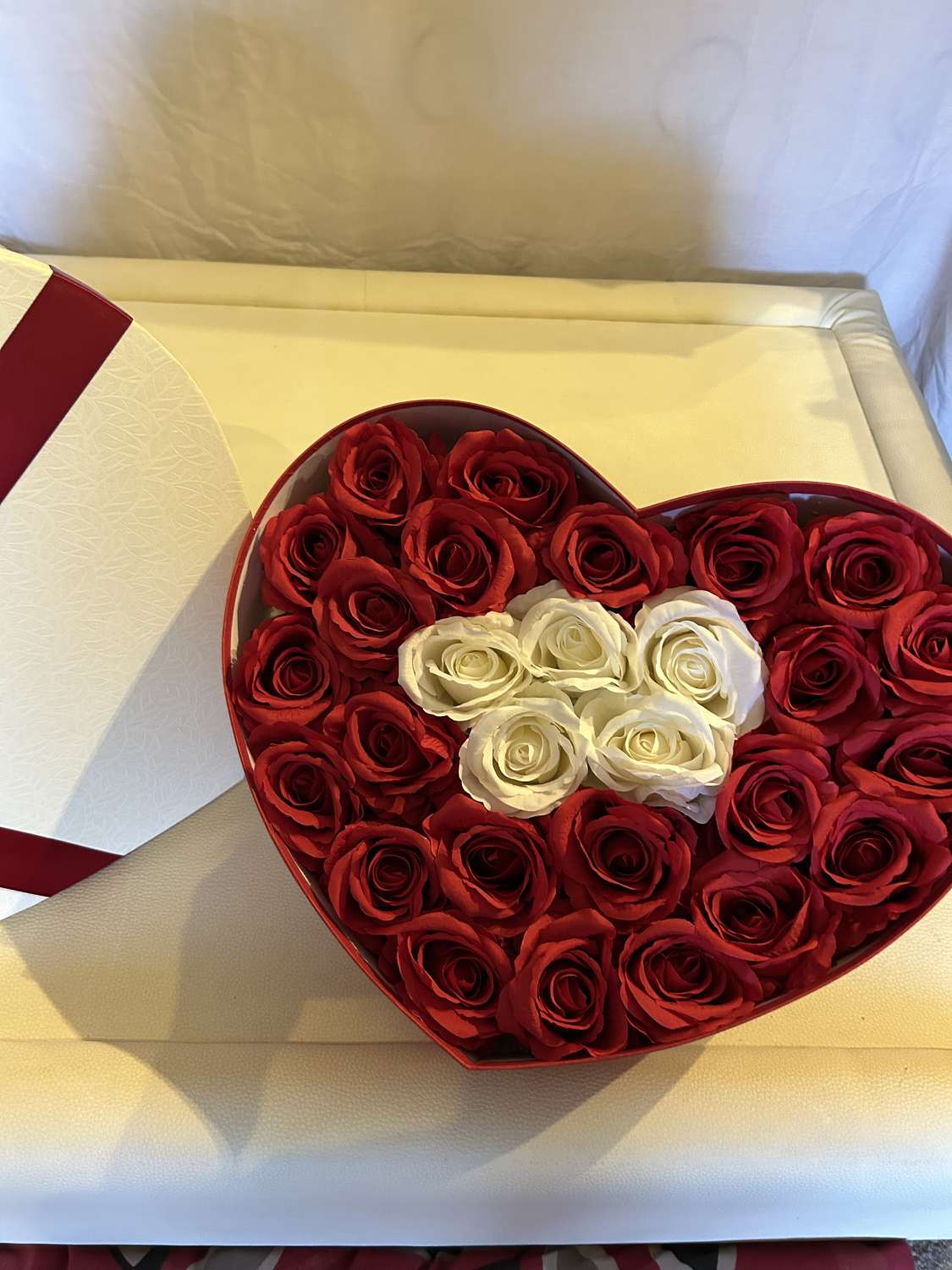 IMG_4588 Eternal rose heart gift box 1