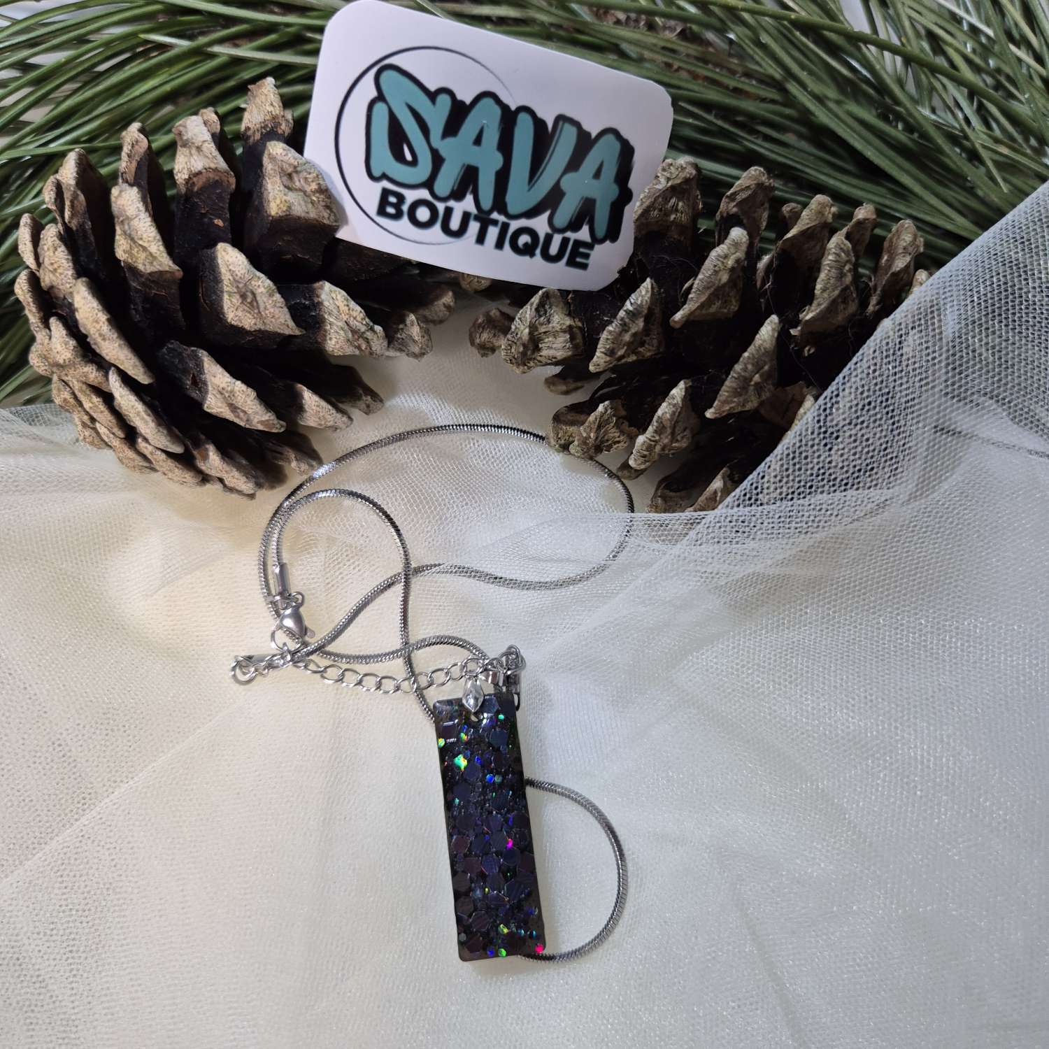 Handmade Resin Necklace Short Pendant On Quality Metal Snake Chain Handmade Resin Necklace Short Pendant On Quality Metal Snake Chain