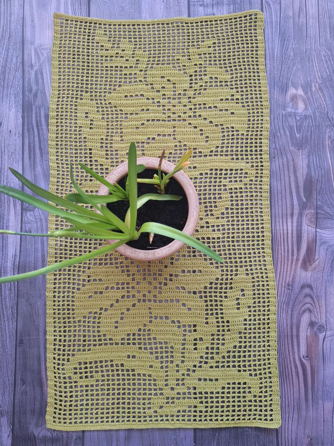 Crochet table runner Crochet table runner