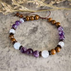 Bracelet with amethyst and white crystal
