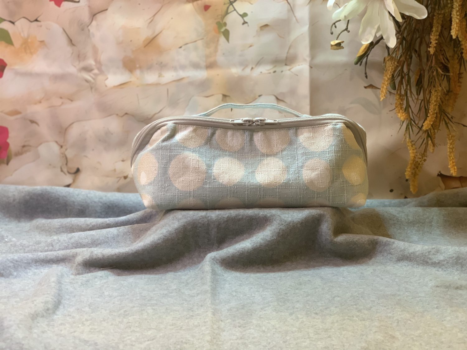 Cosmetic/toiletry bag Cosmetic/toiletry bag