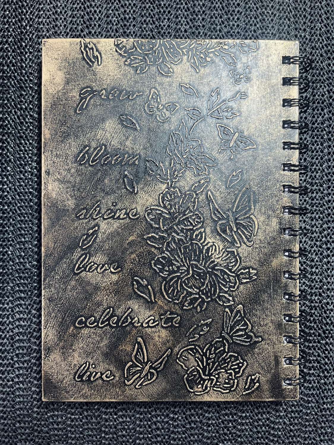 Handmade Flowers Hardback Notebook (02) Handmade Flowers Hardback Notebook (02)