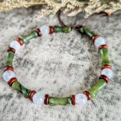 Bracelet with jadeite and white crystal