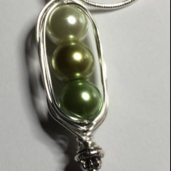 E - Peas In A Pod Pendant