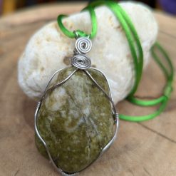 Wire wrapped pendant - Snowflake Epidot