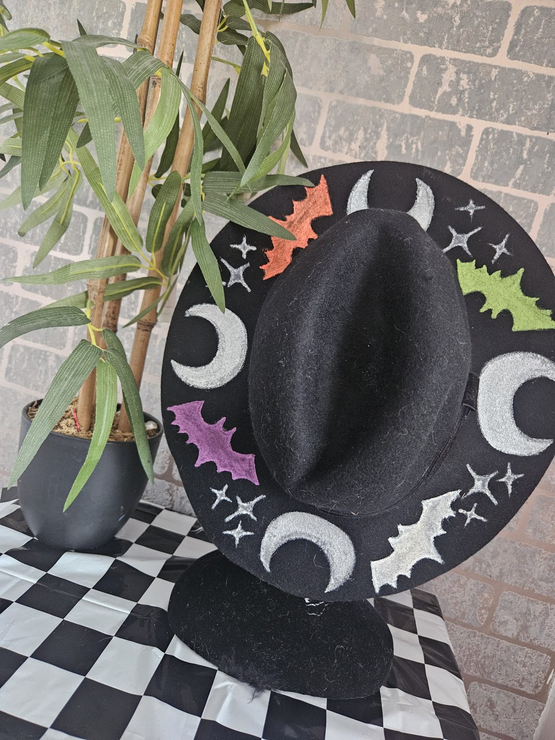 π·οΈ 'NOCTURNE' Wide Brim Hat β Hand-Painted 100% Wool π¦ π·οΈ 'NOCTURNE' Wide Brim Hat β Hand-Painted 100% Wool π¦
