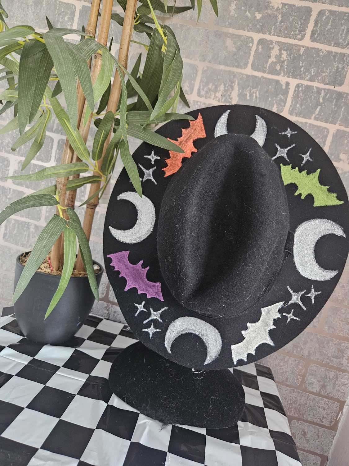 π·οΈ 'NOCTURNE' Wide Brim Hat β Hand-Painted 100% Wool π¦ π·οΈ 'NOCTURNE' Wide Brim Hat β Hand-Painted 100% Wool π¦