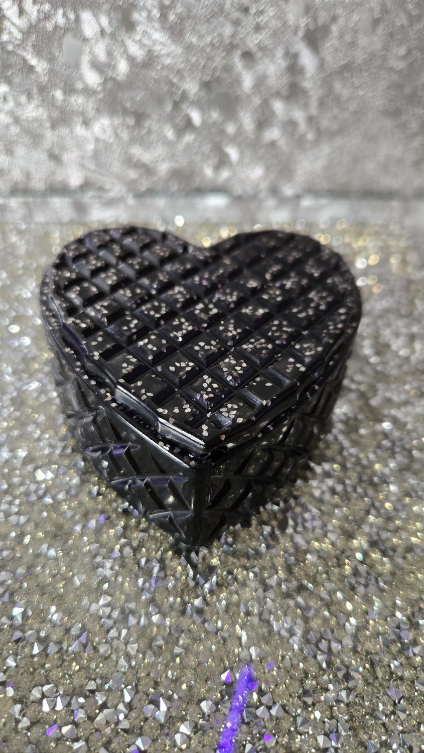 Heart Trinket box with lid small 8cmx8cm Heart Trinket box with lid small 8cmx8cm