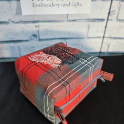 Embroidered tartan travel porch 2 Embroidered tartan travel porch 2