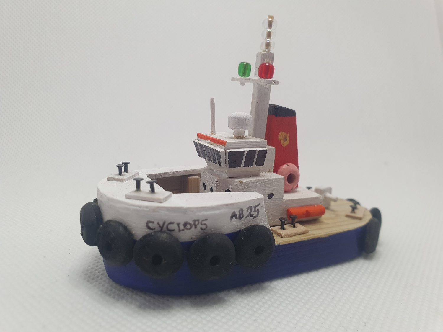Handmade Tugboat (Cyclops) Handmade Tugboat (Cyclops)