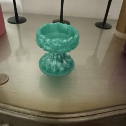 Tea light candle holder