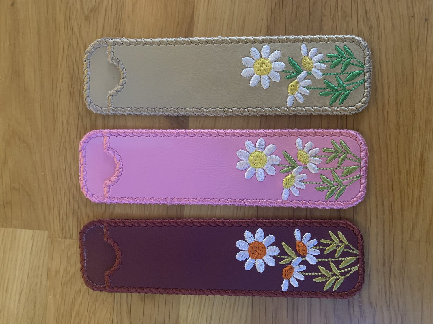 Pen / Nail file holder Pen / Nail file holder