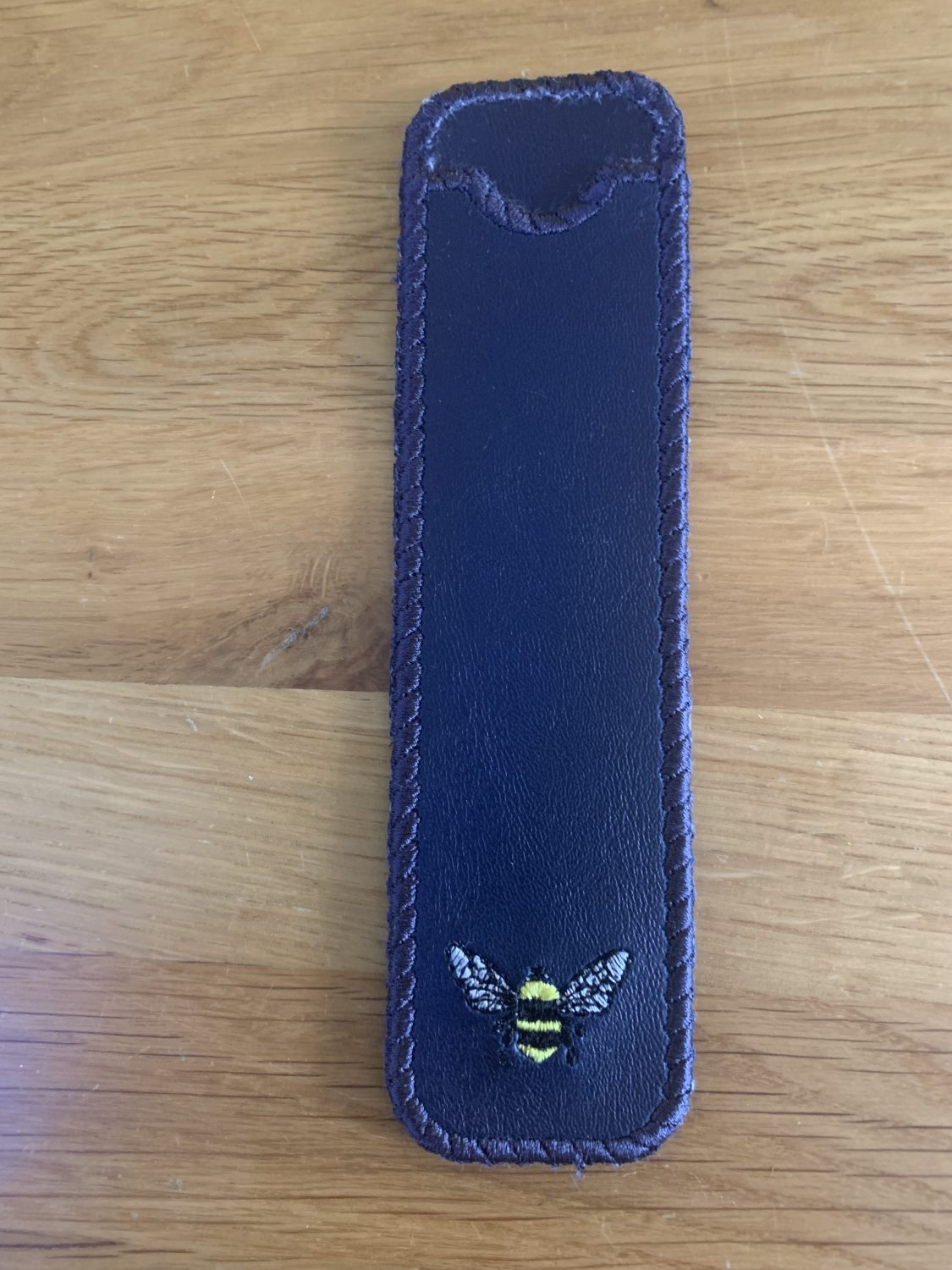 Pen / Nail file holder Pen / Nail file holder