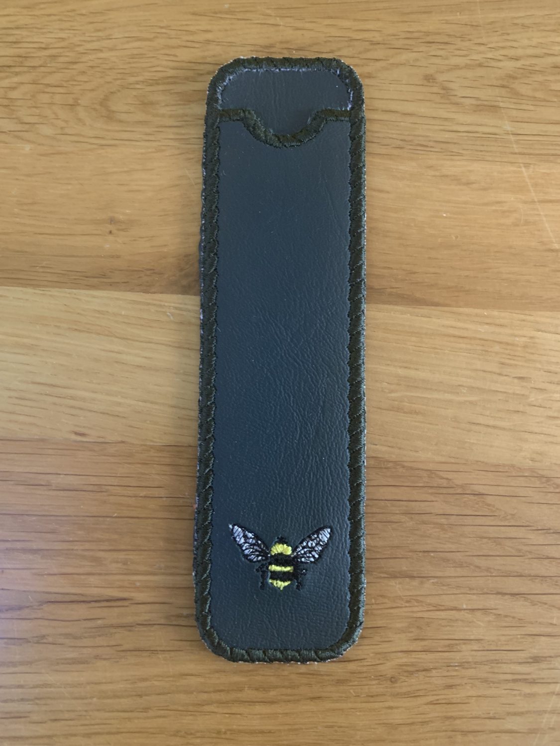 Pen / Nail file holder Pen / Nail file holder