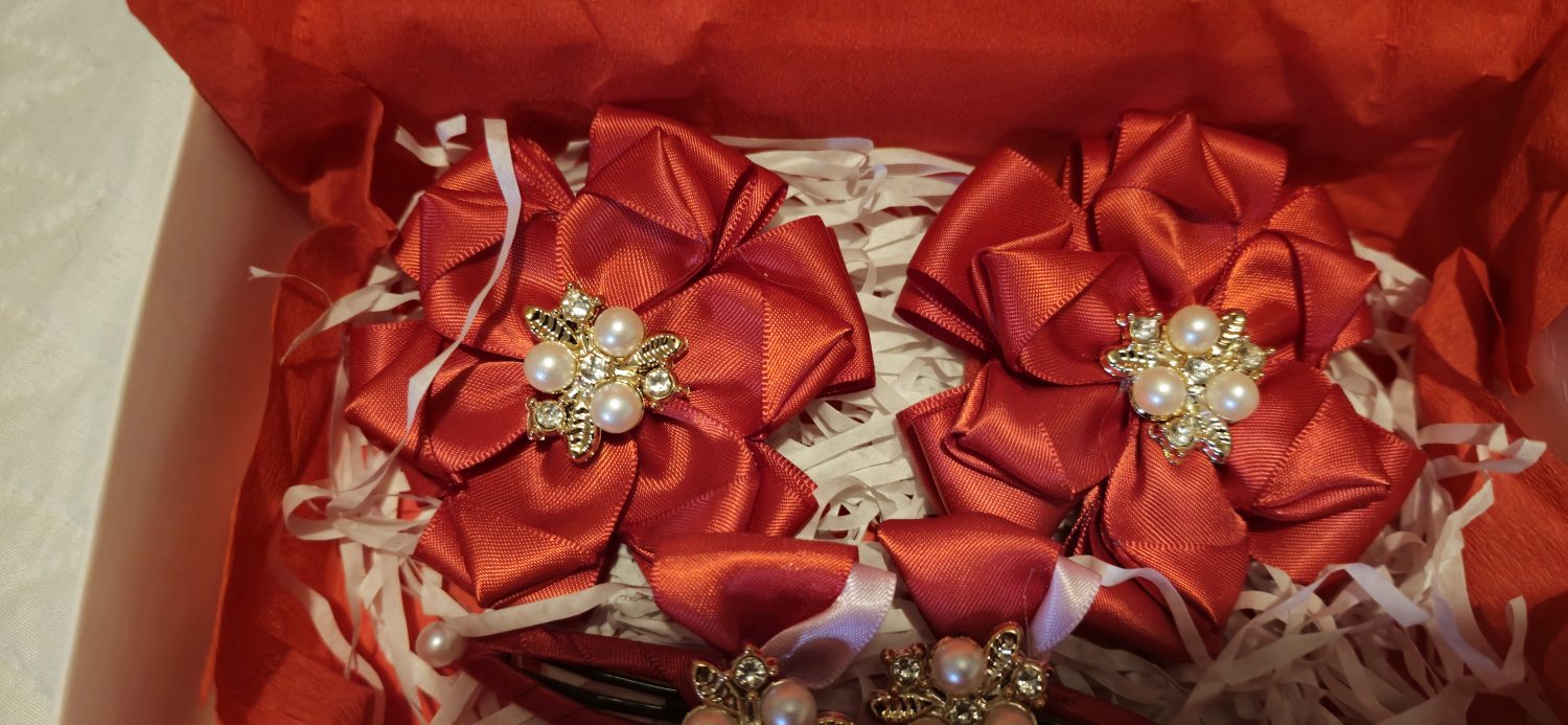 Set of bows and hair clips! Set of bows and hair clips!
