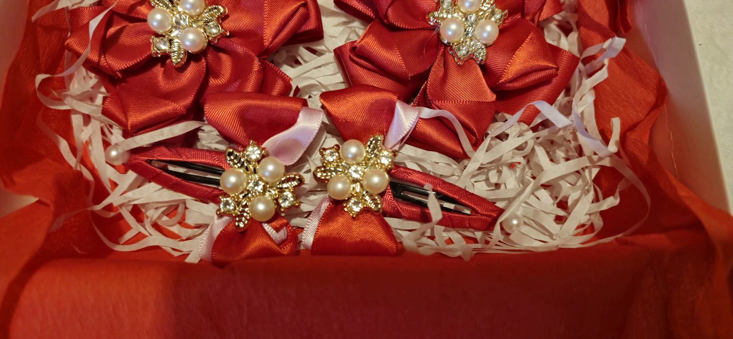 Set of bows and hair clips! Set of bows and hair clips!