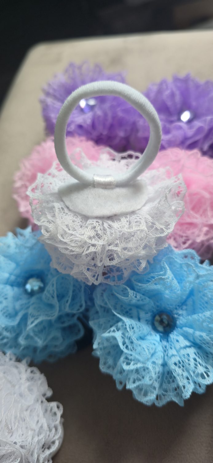 Lace hair bow🎀 ( 2 bows) Lace hair bow🎀 ( 2 bows)