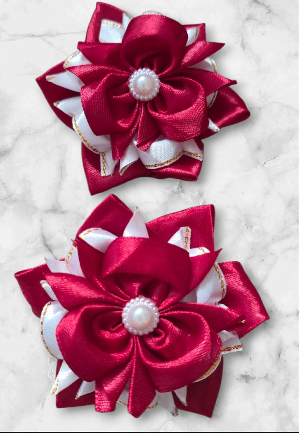 Gift box with hair clip and hair bows pretty dark red colors! (6 in 1) Gift box with hair clip and hair bows pretty dark red colors! (6 in 1)