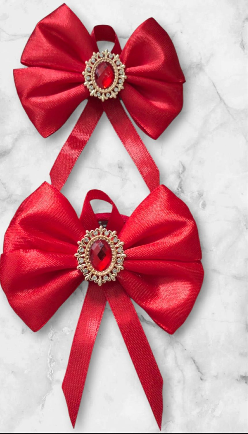 Gift box with hair clip and hair bows pretty dark red colors! (6 in 1) Gift box with hair clip and hair bows pretty dark red colors! (6 in 1)