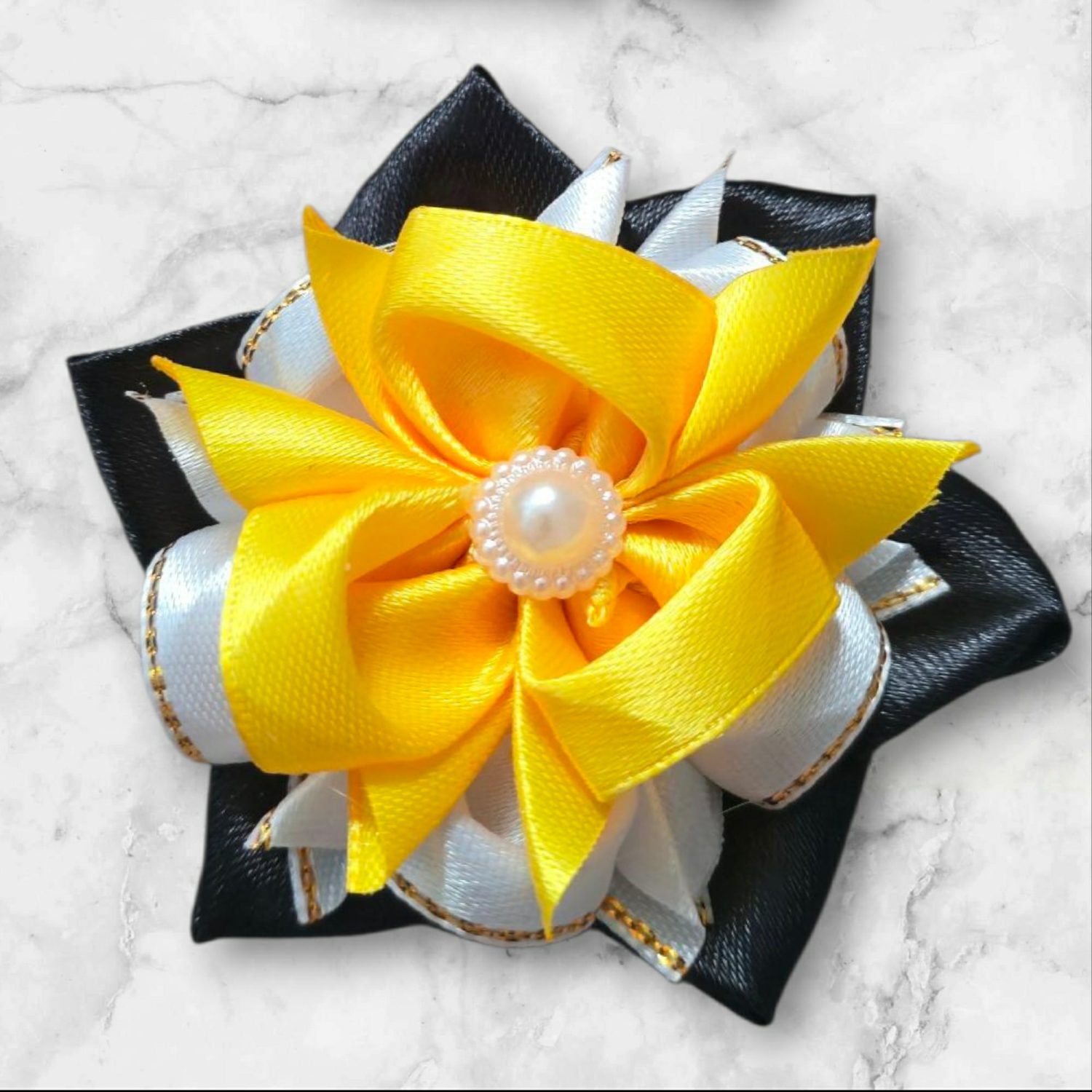 Gift box with hair clip and hairbows collection in black / yellow colors ( 7 in 1) Gift box with hair clip and hairbows collection in black / yellow colors ( 7 in 1)