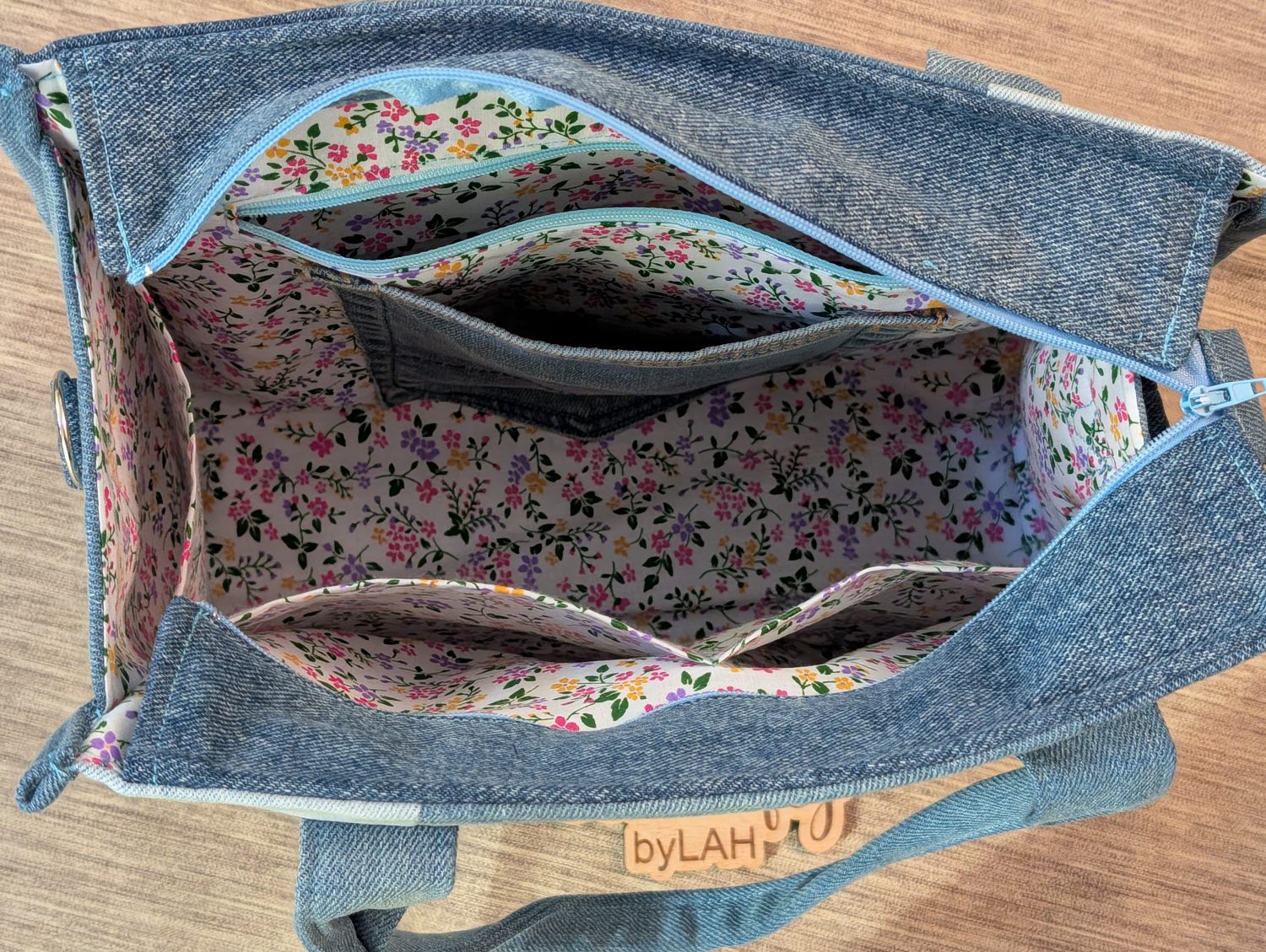 Denim multi-pocket hand bag Denim multi-pocket hand bag