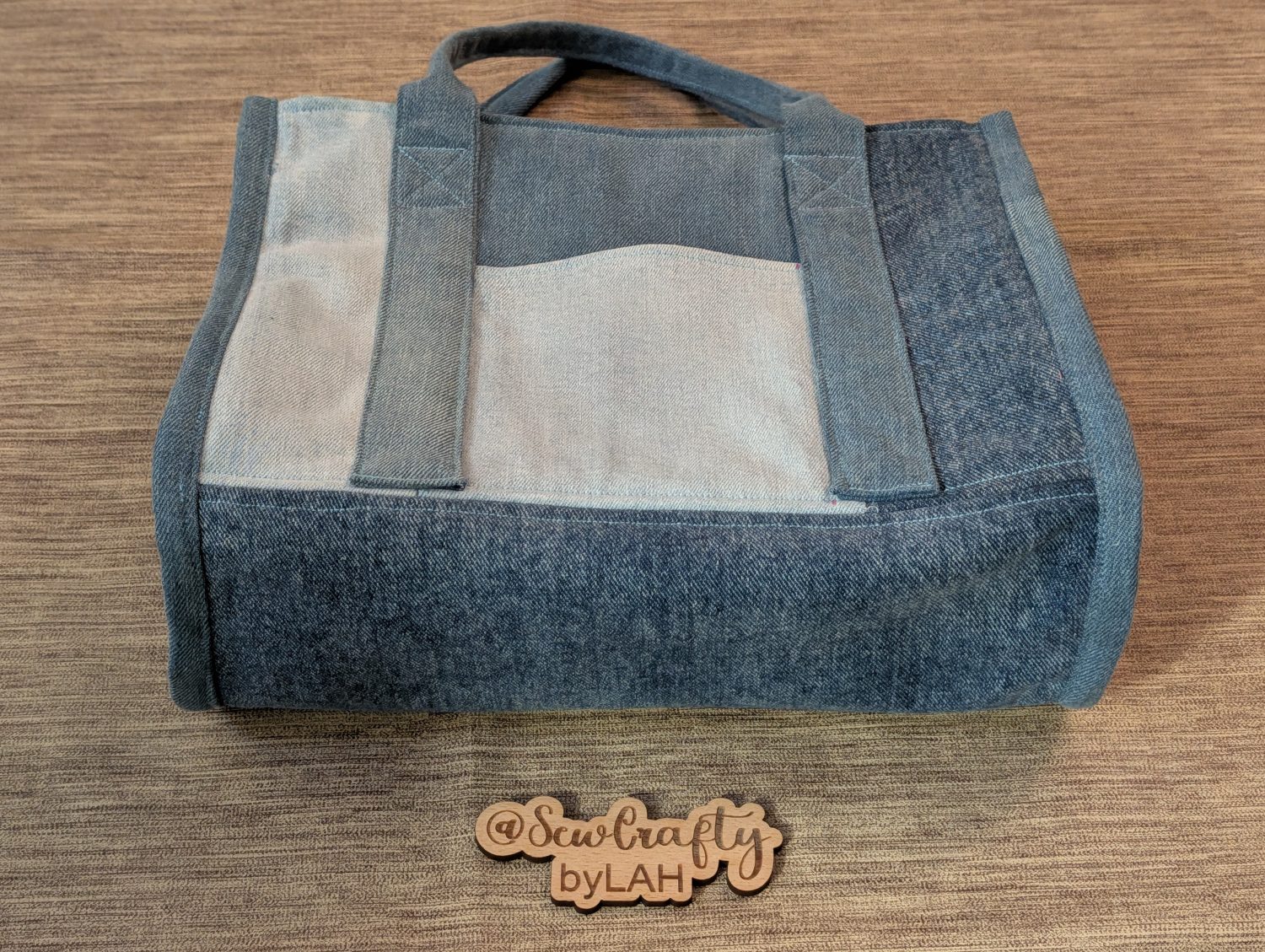 Denim multi-pocket hand bag Denim multi-pocket hand bag