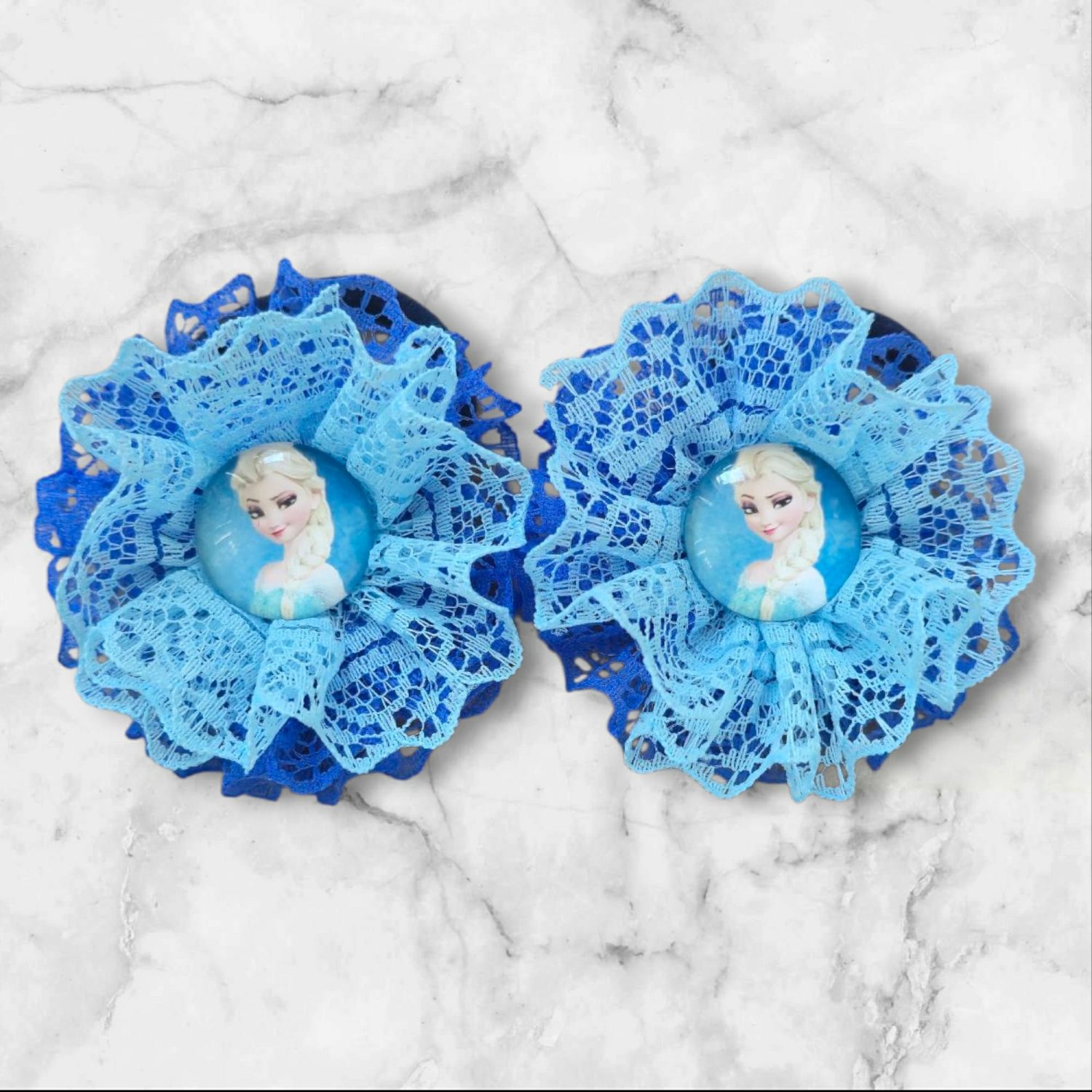 Disney hair bows ( 2 hair bows) Disney hair bows ( 2 hair bows)