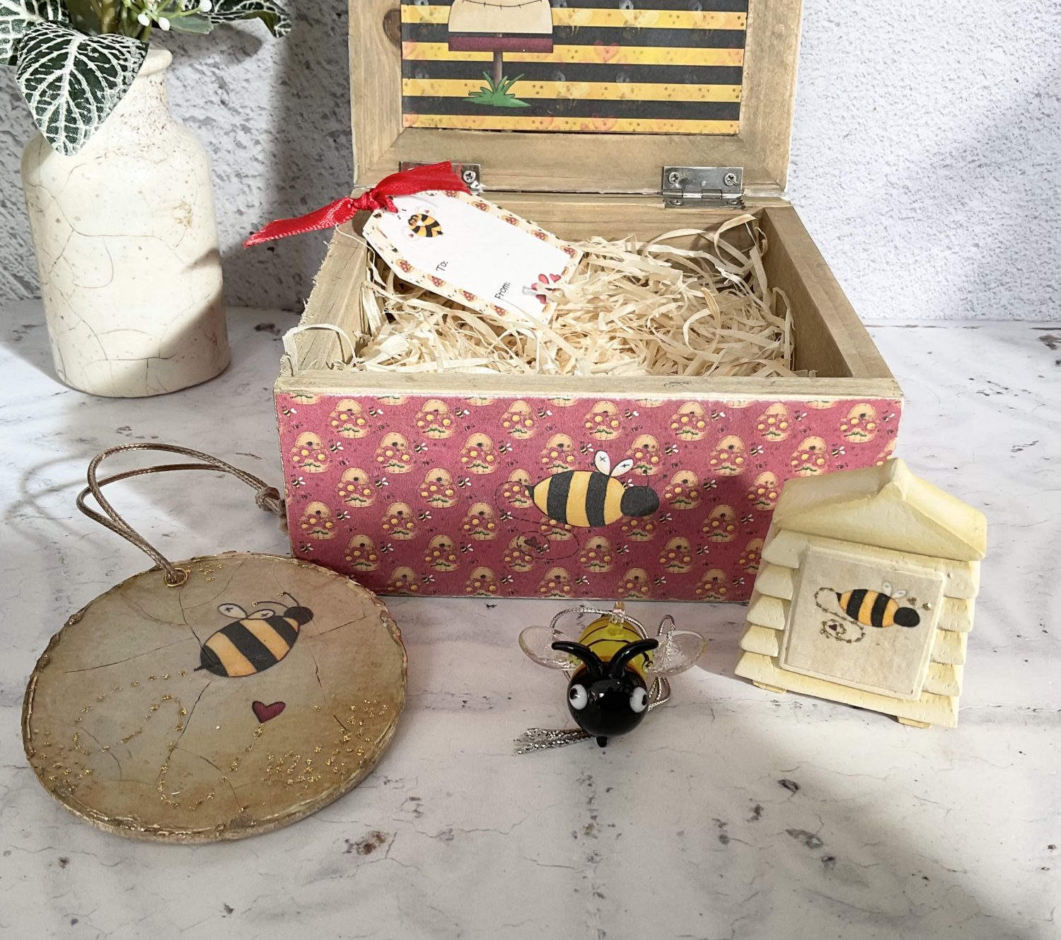 Bee Decoupaged Gift Box with Handmade Contents Bee Decoupaged Gift Box with Handmade Contents