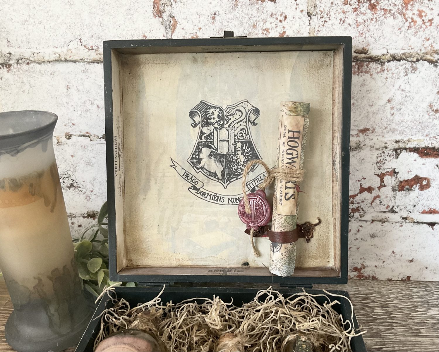 Collectable Harry Potter Memorabilia, Apothecary Box with Potion Bottles Collectable Harry Potter Memorabilia, Apothecary Box with Potion Bottles