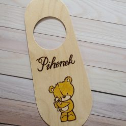 Door hanger sign with Hungarian message