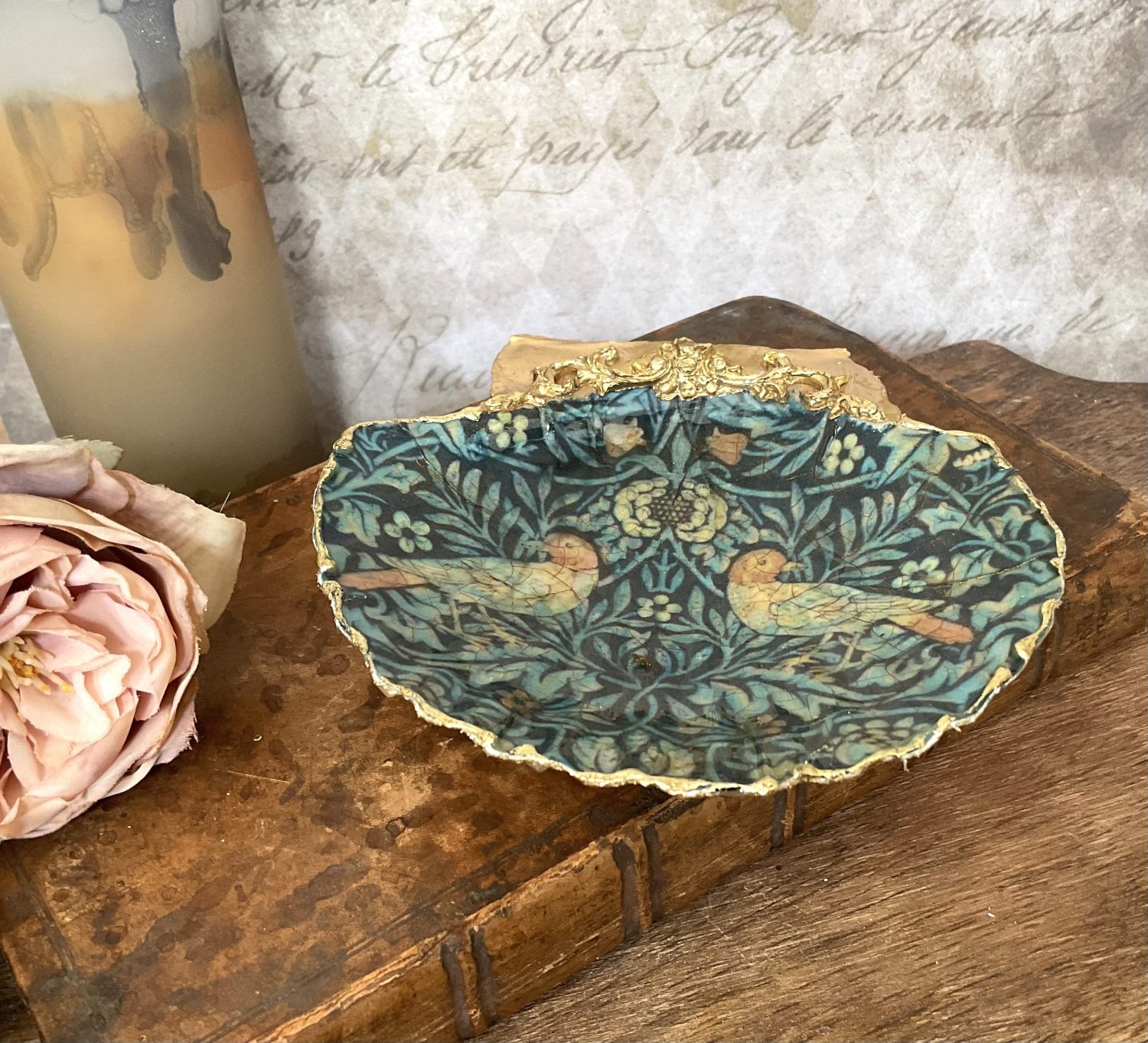 Shell Trinket Dish, William Morris Shell Trinket Dish, William Morris