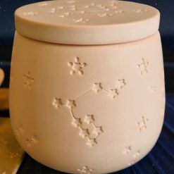 Star shaped storage box