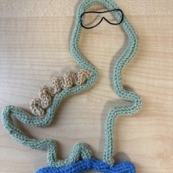 🦖🛹 Knitted Wire Art Dinosaur on a Skateboard – Handmade Wall Decor