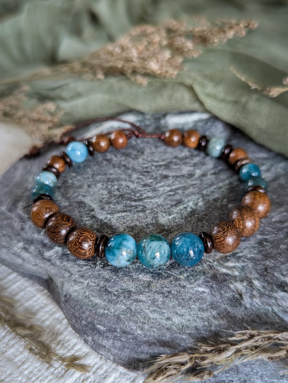 Bracelet with blue apatite Bracelet with blue apatite