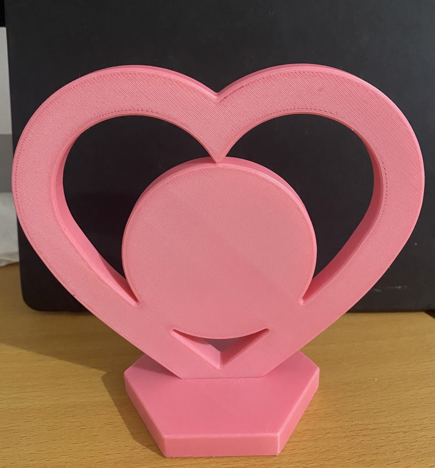 Heart Photo Frame with circle Insert – Freestanding Heart Photo Frame with circle Insert – Freestanding