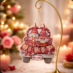 Valentine gnomes