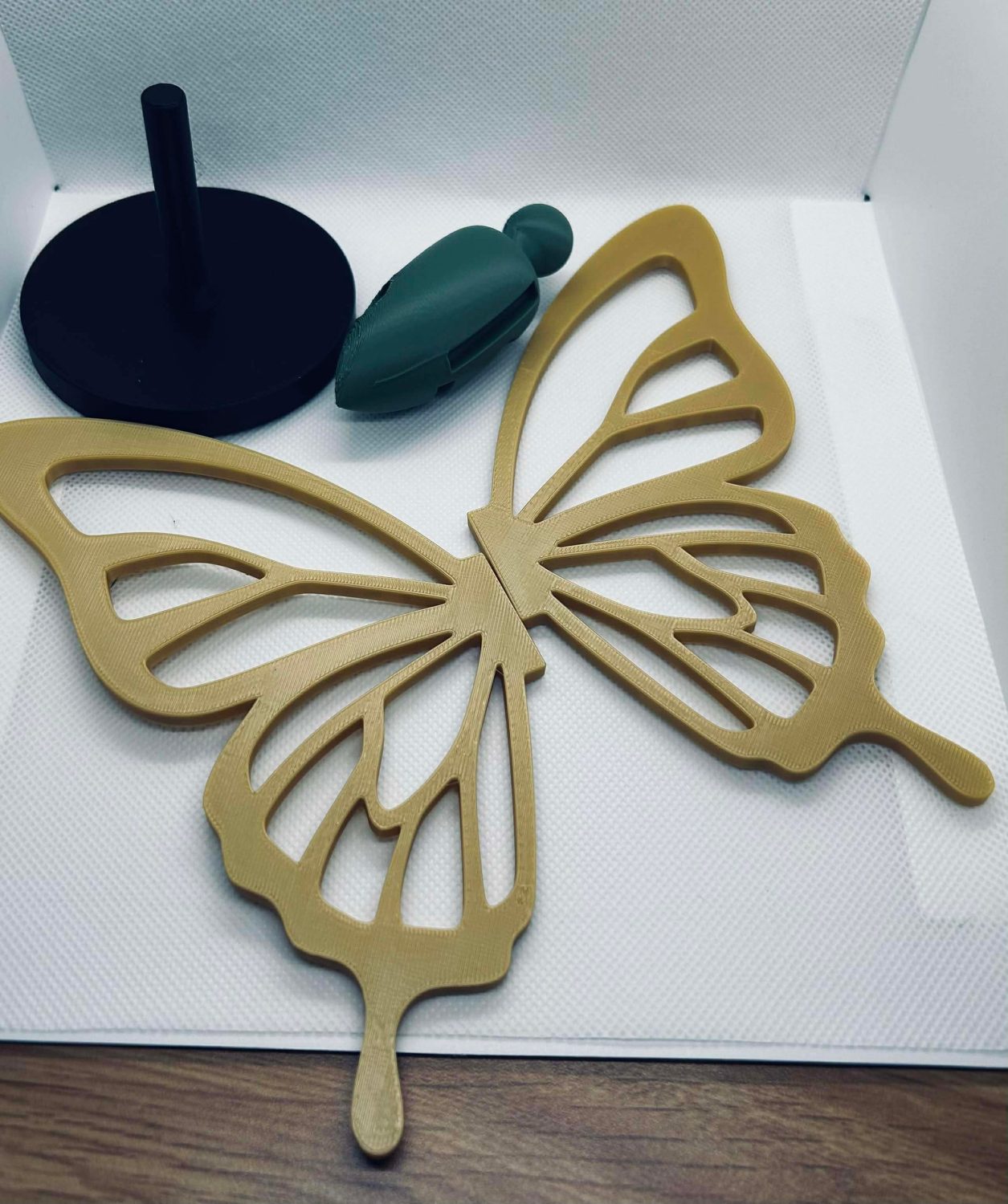 Butterfly Wing Desk Organiser – Modern Pen and USB Holder Butterfly Wing Desk Organiser – Modern Pen and USB Holder