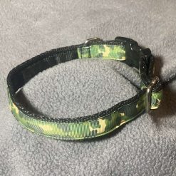 Camouflage print collar 1
