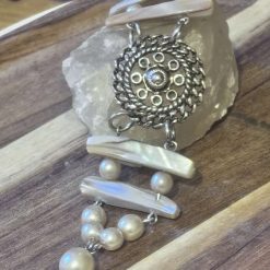 SCRAP ALCHEMY - Bracelet - Pearl & Shell with focal