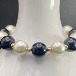 Monochrome Pearl Bracelet