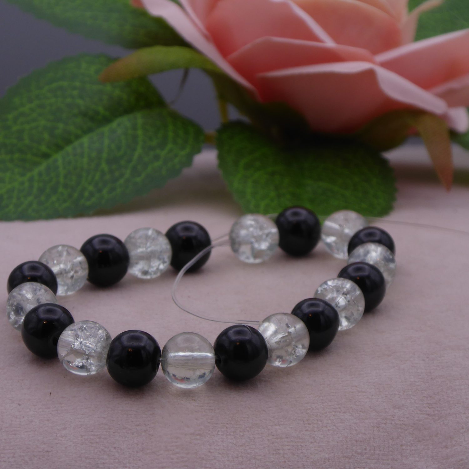 grey and black crackle beaded bracelet 15.9 cm grey and black crackle beaded bracelet 15.9 cm