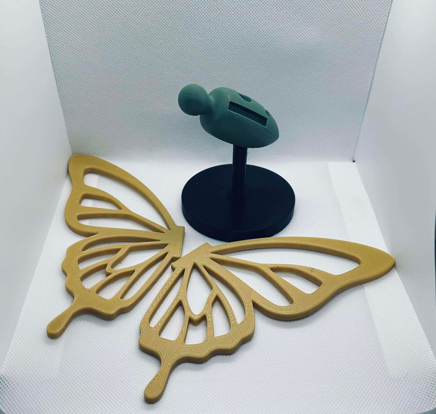 Butterfly Wing Desk Organiser – Modern Pen and USB Holder Butterfly Wing Desk Organiser – Modern Pen and USB Holder