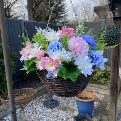 Spring 10in hanging basket