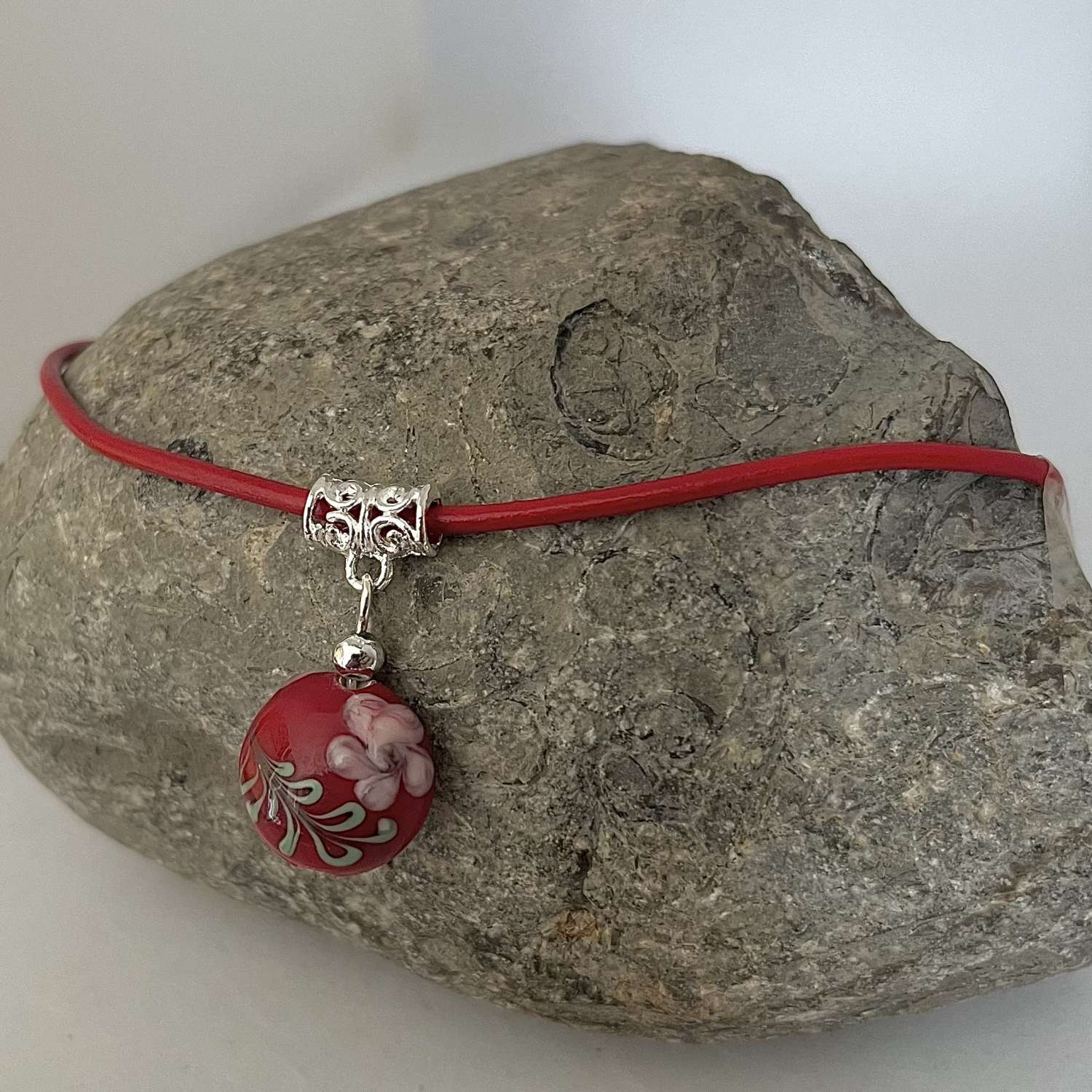 Red Pendant Floral Necklace Red Pendant Floral Necklace