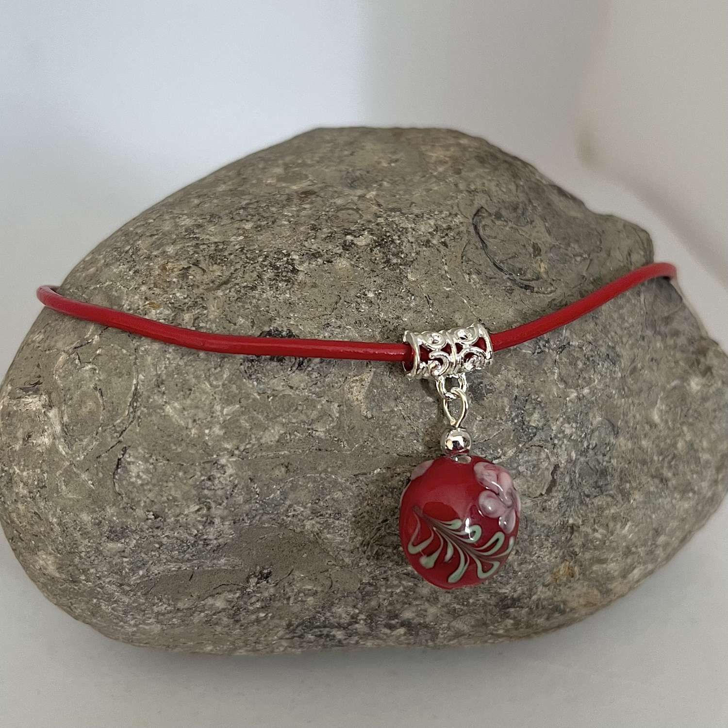 Red Pendant Floral Necklace Red Pendant Floral Necklace